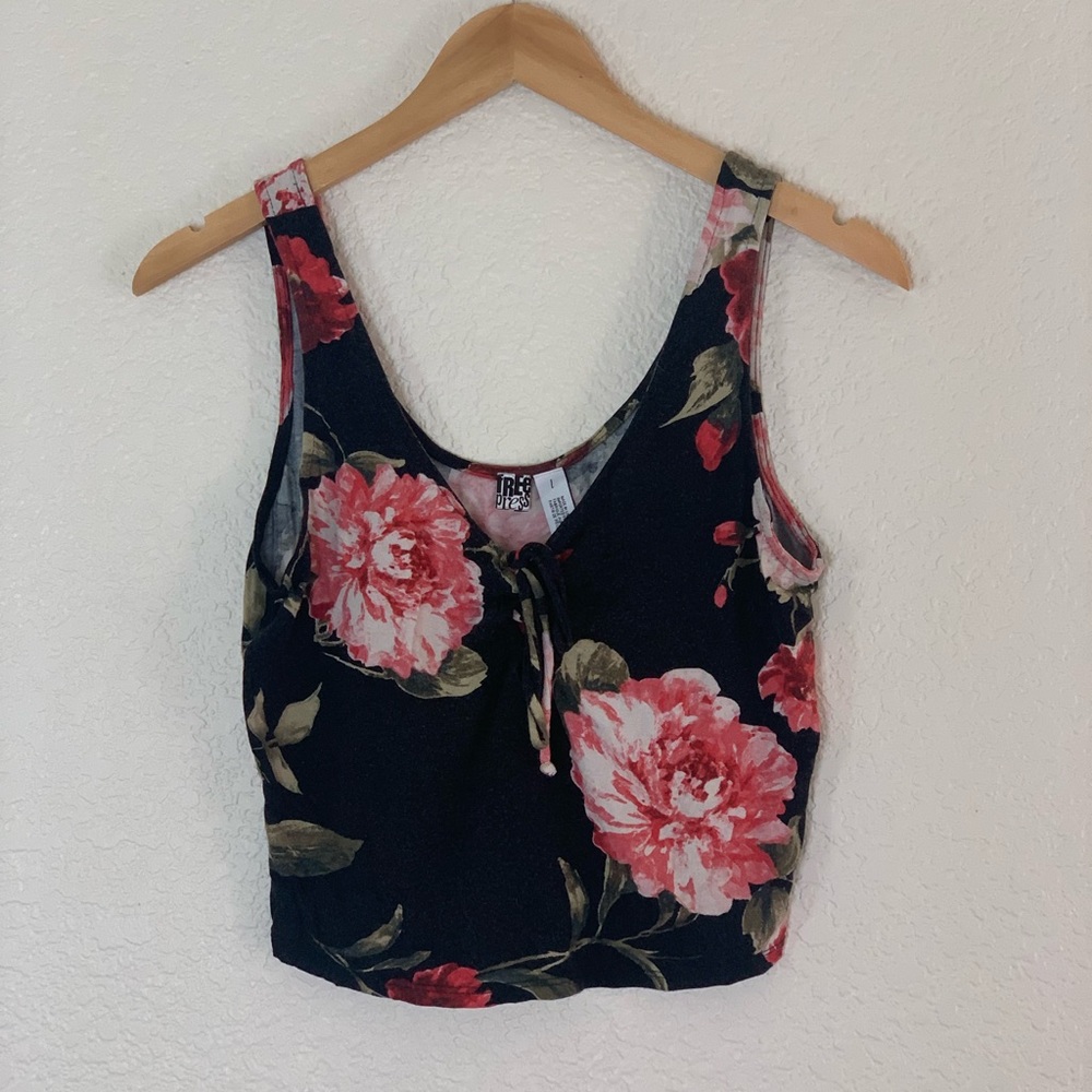 Free Press | Stretchy floral cropped tank top size large